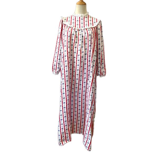 Lanz of Salzburg Vintage Flannel Nightgown Small White Red Blue Hearts Long Slv - Picture 1 of 5
